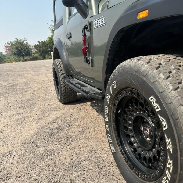 PROMAN: METAL SIDE FOOT STEP FOR THAR 3-DOOR - Image 2