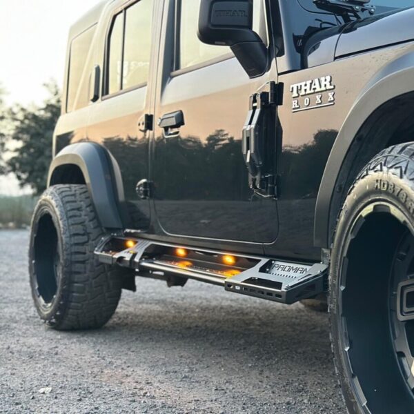 PROMAN: METAL SIDE FOOT STEP FOR THAR ROXX (WITH LIGHTS) - Image 2