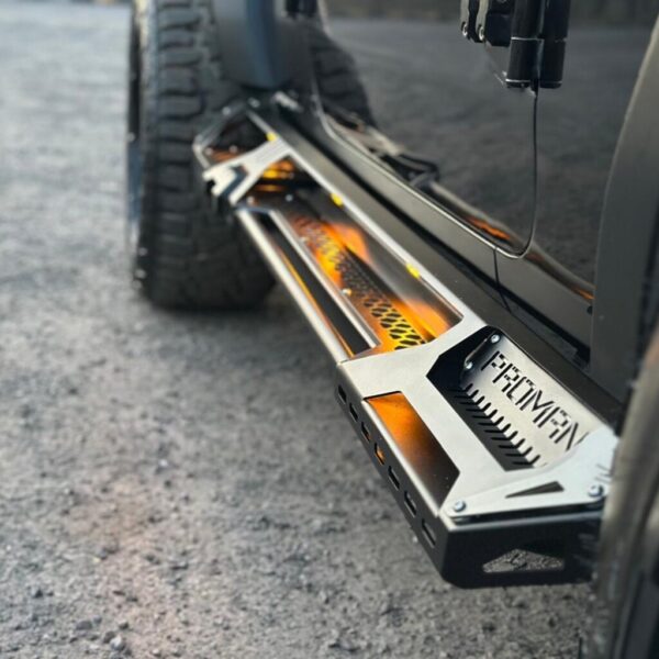 PROMAN: METAL SIDE FOOT STEP FOR THAR ROXX (WITH LIGHTS) - Image 3
