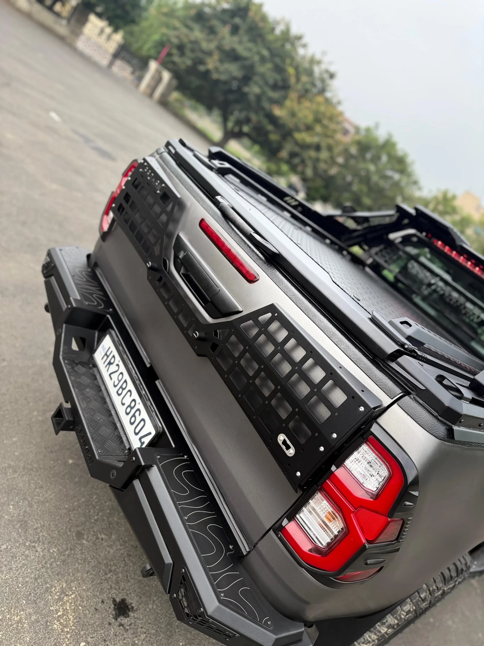 PROMAN: TOYOTA HILUX TAILGATE MOLLE PANEL